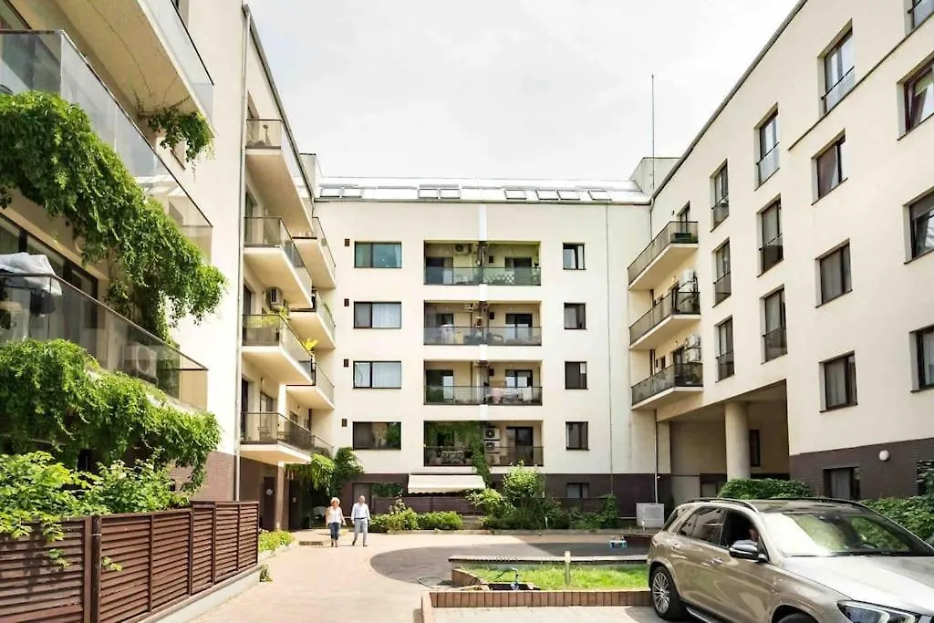 Vivando - Bright 1Br - Green View Balcony - Parking Bucharest Apartment