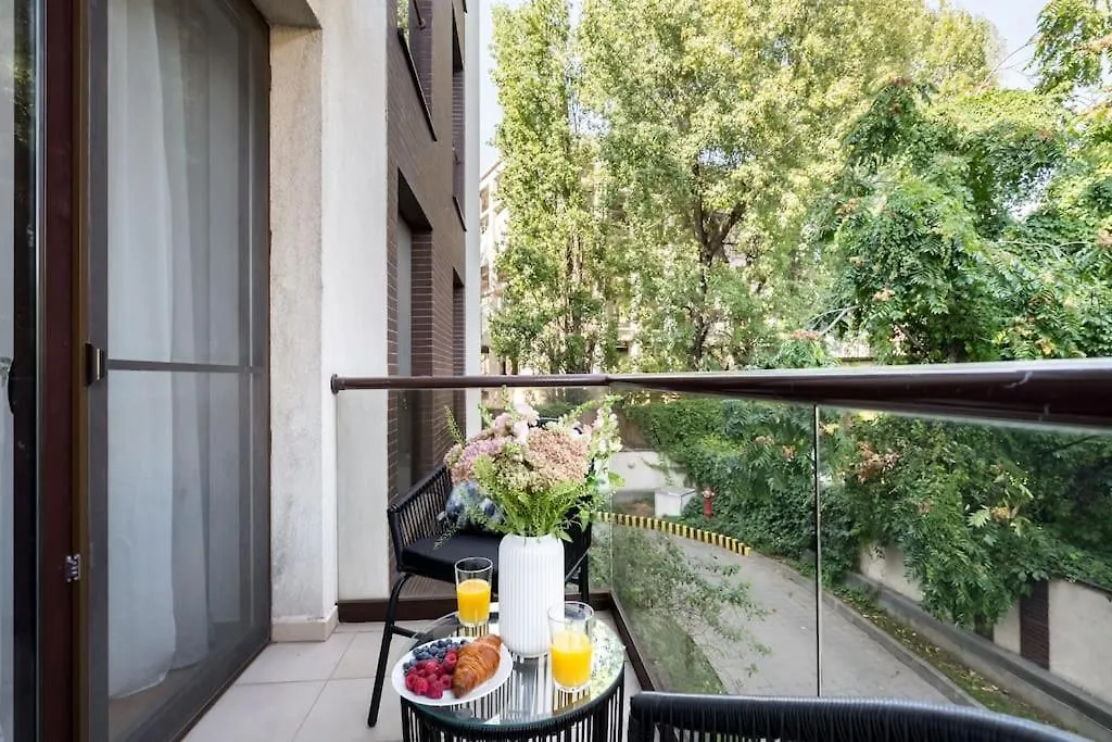 Vivando - Bright 1Br - Green View Balcony - Parking Bucharest Apartment