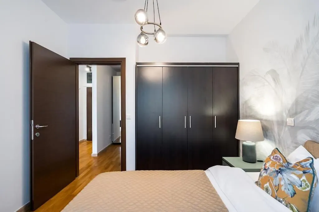 Vivando - Bright 1Br - Green View Balcony - Parking Bucharest Apartment