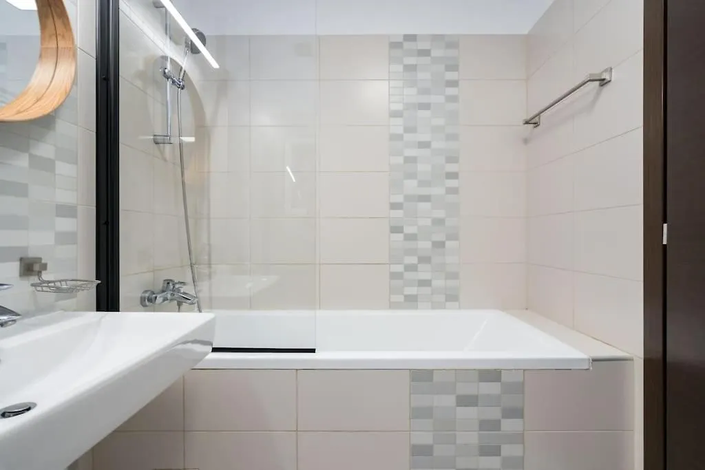 Vivando - Bright 1Br - Green View Balcony - Parking Bucharest 0*,