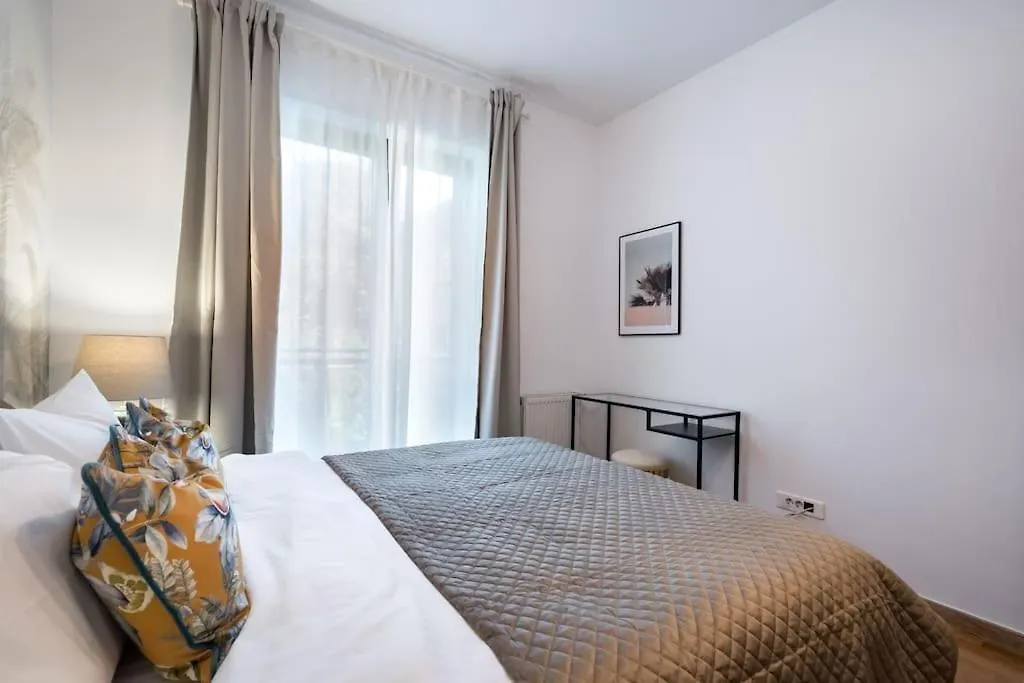 Apartment Vivando - Bright 1Br - Green View Balcony - Parking Bucharest Romania