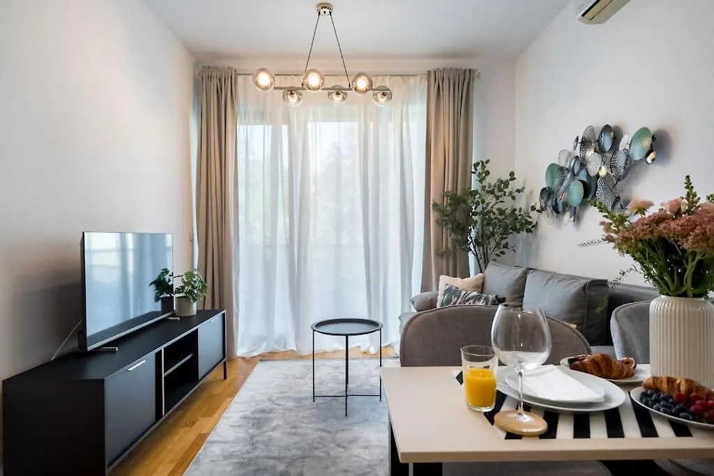 Vivando - Bright 1Br - Green View Balcony - Parking Bucharest