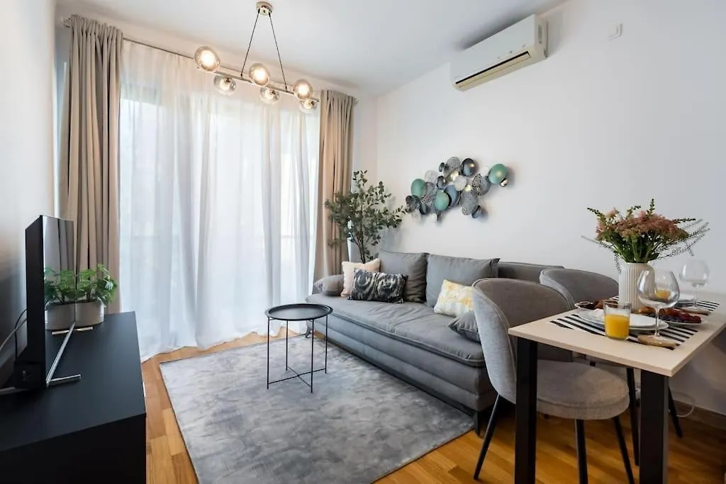 Vivando - Bright 1Br - Green View Balcony - Parking Bucharest