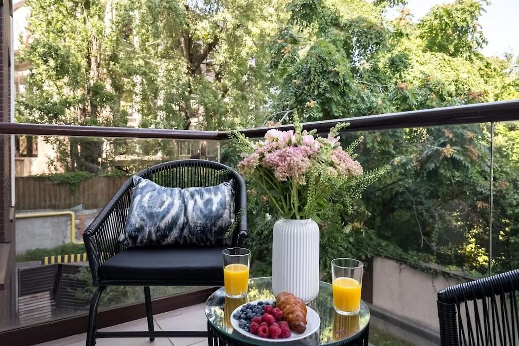 Vivando - Bright 1Br - Green View Balcony - Parking Bucharest Romania